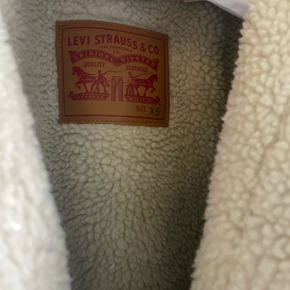 Levi's Sherpa Jacket - Picture 4 of 6
